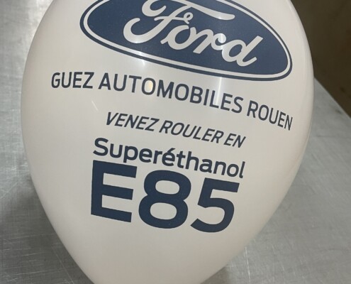 Ballon de baudruche à l'occasion d'un évènement chez ford - Gonflé