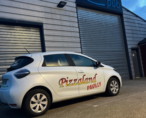 Lettrage sur véhicule pour Pizzaland pavilly (76)