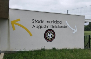 Réalisation d'une enseigne pour stade - Vue de face